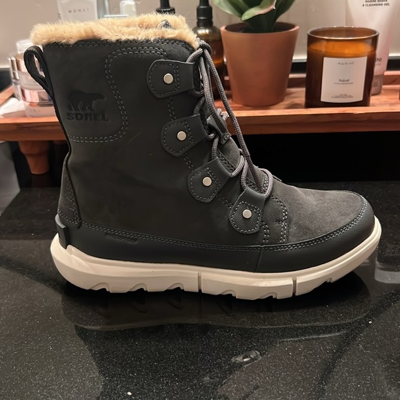 SOREL- waterproof women’s boots - Picture 2 of 4